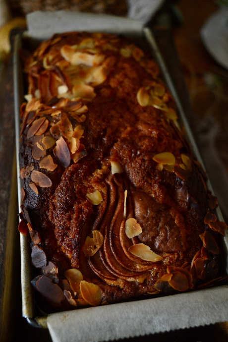 bizcocho-de-pera-y-almendra-con-canela