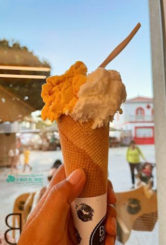 Santa Uxia de Ribeira (Galicia) helado en mano y cero culpas Santa Uxia de Ribeira (Galicia) helado en mano y cero culpas