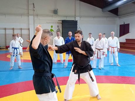 Crónica del IV Curso de Kobudo en Maracena – Un encuentro imprescindible para los amantes del arte tradicional Crónica del IV Curso de Kobudo en Maracena – Un encuentro imprescindible para los amantes del arte tradicional