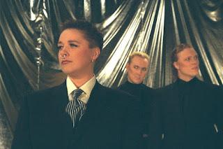 CHINESE DETECTIVES - ARE KISSES OUT OF FASHION? CHINESE DETECTIVES - ARE KISSES OUT OF FASHION?