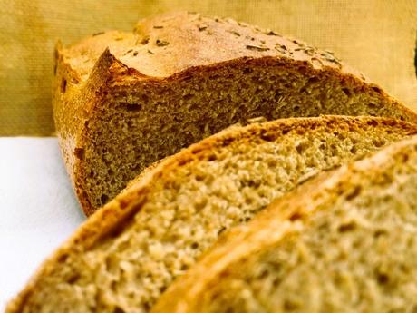 Pan claro de centeno y alcaravea [Pan de levadura]