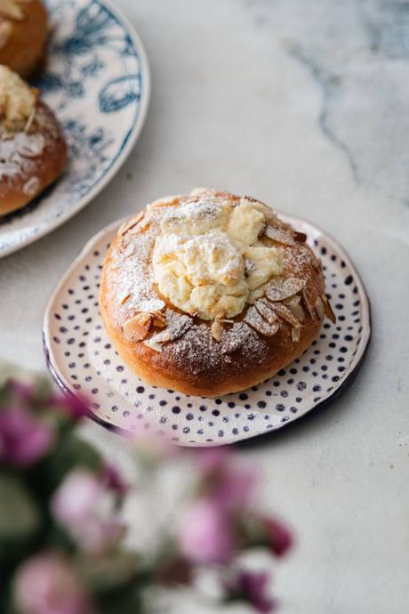 Mi familia está enamorada de estos pancitos con tangzhong, naranja y ricotta dulce Mi familia está enamorada de estos pancitos con tangzhong, naranja y ricotta dulce