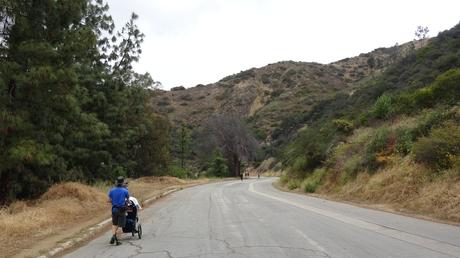 Ruta al cartel de Hollywood desde el Observatorio Griffith: senderismo en Los Ángeles con carrito de bebé
