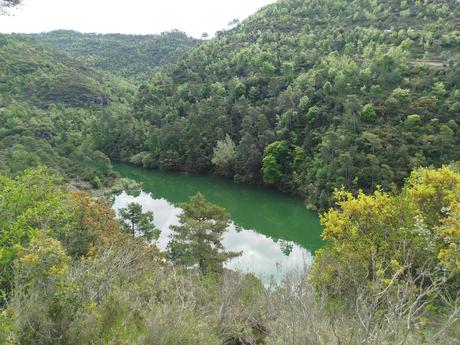 Explora el Pantà de Fuives: ruta circular, vistas increíbles y baño en la riera | El Berguedà Explora el Pantà de Fuives: ruta circular, vistas increíbles y baño en la riera | El Berguedà