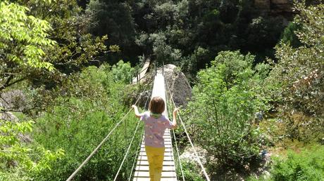 Explora el Toll de l’Esqueix: una poza con cascada y puentes colgantes en El Pinetell | Conca de Barberà (Tarragona) Explora el Toll de l’Esqueix: una poza con cascada y puentes colgantes en El Pinetell | Conca de Barberà (Tarragona)