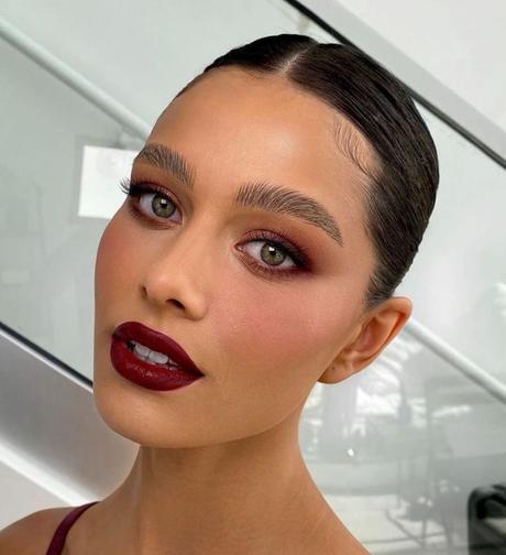 Berry makeup tendencia tiktok berry makeup maquillaje tendencia tiktok Instagram colores paso a paso inspiración tutorial avon labiales delineador tonos swatches