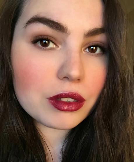 berry makeup berry makeup maquillaje tendencia tiktok Instagram colores paso a paso inspiración tutorial avon labiales delineador tonos swatches
