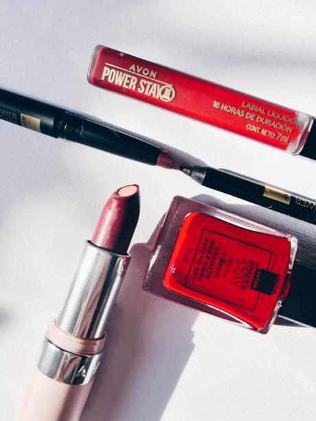 berry makeup según avon berry makeup maquillaje tendencia tiktok Instagram colores paso a paso inspiración tutorial avon labiales delineador tonos swatches