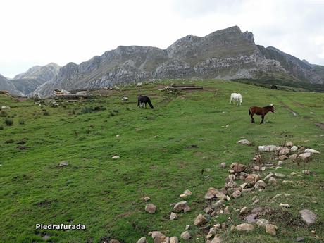 La Peral-Mocosu-Ḷḷagunas del Páramo-Las Fervienzas La Peral-Mocosu-Ḷḷagunas del Páramo-Las Fervienzas