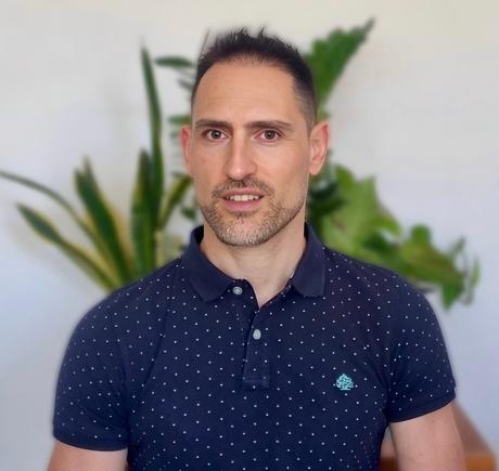 “Forjando el mañana”: del aula al papel, el viaje de un profesor hacia el desarrollo personal “Forjando el mañana”: del aula al papel, el viaje de un profesor hacia el desarrollo personal