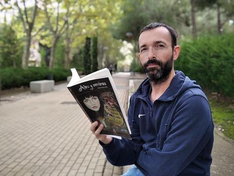 Carlos Gómez-Niño: el creador de ‘Mythos’, el internado donde todas las mitologías conviven Carlos Gómez-Niño: el creador de ‘Mythos’, el internado donde todas las mitologías conviven