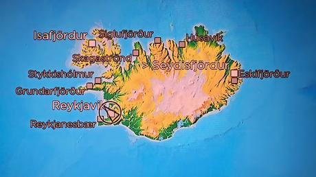 Gavión Hiperbóreo en los Fiordos del Oeste, Islandia Gavión Hiperbóreo en los Fiordos del Oeste, Islandia