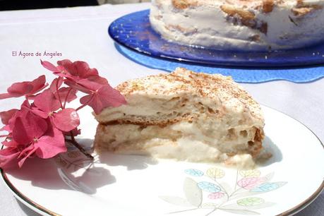 Tarta de horchata y fartons Tarta de horchata y fartons El Ágora de Ángeles