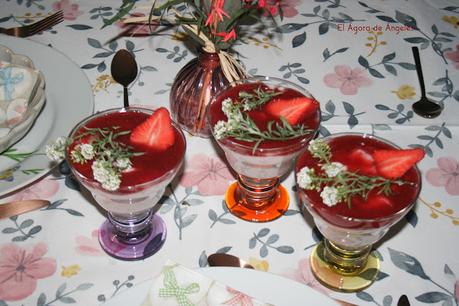 crema de fresas, yogur, mascarpone Copa de crema de fresas con yogur y mascarpone El Ágora de Ángeles