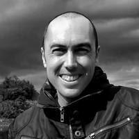 Reseña: El octubre de las pequeñas cosas, Fernando Sánchez-Ballesteros (Independently published, 5 de mayo de 2025)