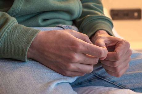 ¿Se sufren tics nerviosos o movimientos involuntarios? Se podría estar enfrentando el síndrome de Tourette