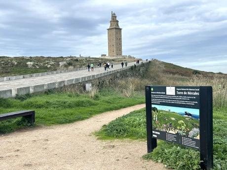 A Coruña, una ciudad para disfrutar con calma (también con niños) coruña - torre hercules