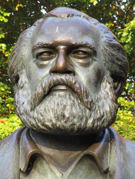 UN HIPÓCRITA ALÉRGICO AL TRABAJO LLAMADO KARL MARX