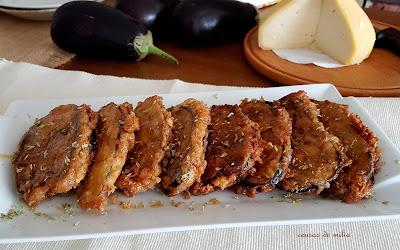 Emperadedos de berenjenas, sardinas y queso con miel Una combinación poco corriente, que está espectacular