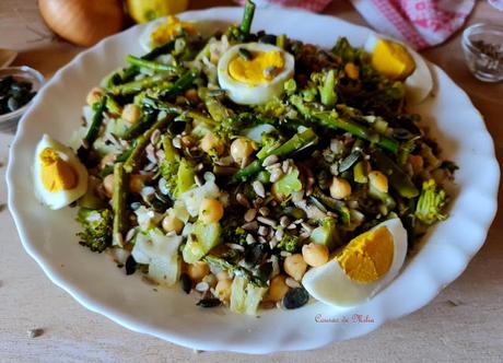 Ensalada de garbanzos, bróculi y esparragos Ensalada de garbanzos, bróculi y esparragos