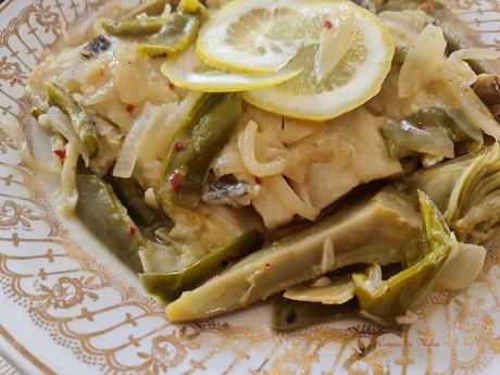 Bacalao con pimientos y alcachofas