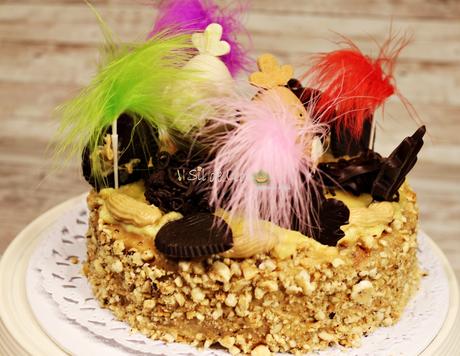 MONA DE PASCUA 2025-BIZCOCHO QUE NO SE DESMIGA-RELLENA DE CREMA LOTUS-Y COBERTURA MUSELINA-MUY RICA