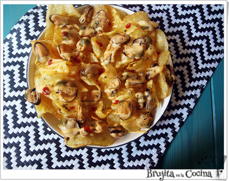 Patatas fritas con mejillones y mayonesa de escabeche Patatas fritas con mejillones y mayonesa de escabeche