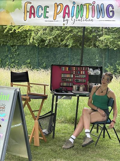 El pintacaras dinosauriano de Giuliana El pintacaras dinosauriano de Giuliana