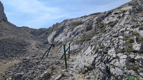 Cierre protegiendo simas en los Picos de Europa