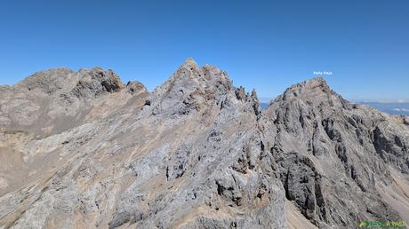 Vista de Peña Vieja desde la Torre de Horcados Rojos