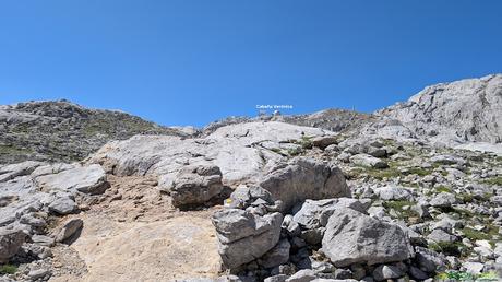 El TESORERO y la TORRE DE HORCADOS ROJOS desde EL CABLE Cruce con Refugio de Cabaña Verónica