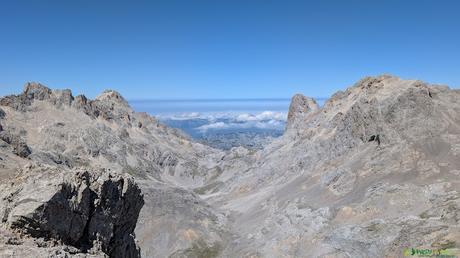 Vista del Urriellu y la Párdida desde la Torre de Horcados Rojos