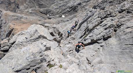 El TESORERO y la TORRE DE HORCADOS ROJOS desde EL CABLE Chimenea del Tesorero