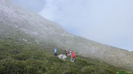 La bruma empieza a aparecer cerca de Peña Maín