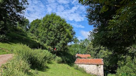 Cabañas camino a los Invernales del Vierru
