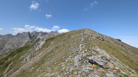 El PICO FARIÑENTU desde TUIZA DE ARRIBA, Lena Llegando al Prau Albo