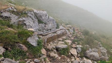 El PICO FARIÑENTU desde TUIZA DE ARRIBA, Lena Fuente bajando de la Forqueta