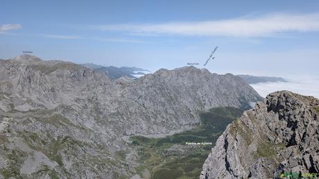 Vista desde el Fariñentu hacia los Huertos del Diablu