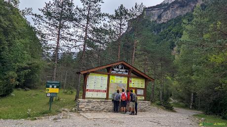 Panel informativo en la Pradera de Ordesa, Pirineos
