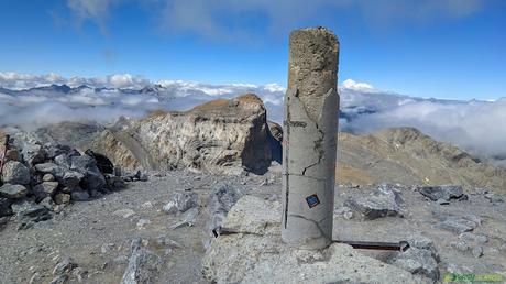 Vértice geodésico del Monte Perdido