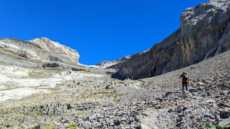 Subiendo al Monte Perdido desde Góriz