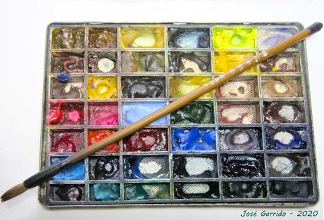 Haciendo en casa cajas y paletas para acuarela