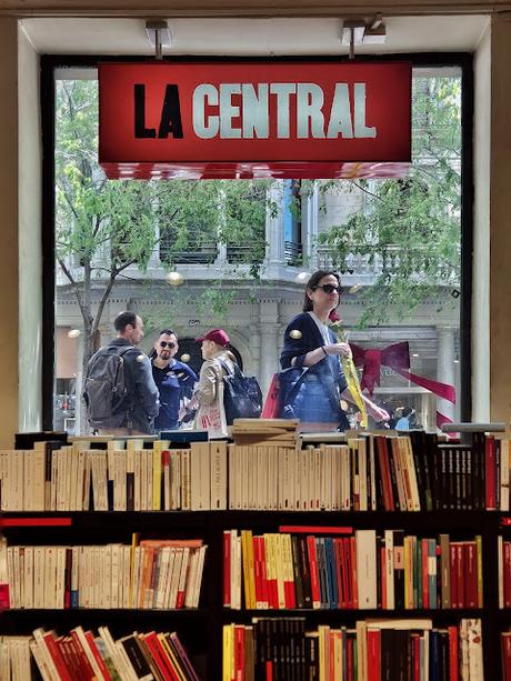 Barcelona (Eixample-Librería La Central)