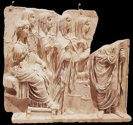 Vestales, las sacerdotisas de Vesta en la antigua Roma Vestales, las sacerdotisas de Vesta en la antigua Roma