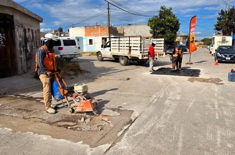 Gobierno de la Capital repara baches en día de asueto con el programa emergente Por Buen Camino