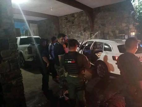 Tiros al aire y amenazas: funcionarios alteran la paz en Xilitla