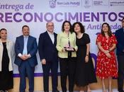 Gobierno Capital, comprometido justicia laboral, entrega reconocimientos trabajadores