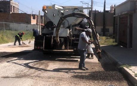 Por Buen Camino y bacheo emergente atienden reportes en 11 colonias de San Luis Potosí