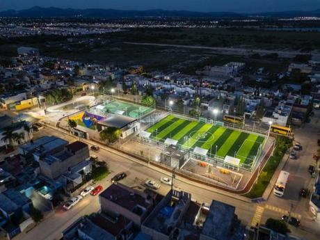 Ricardo Gallardo entrega área deportiva y purificadora gratuita a familias de 3 municipios