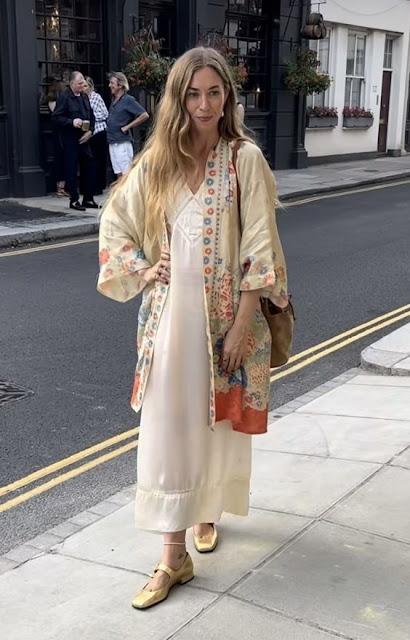 UN LOOK PARA CADA DIA DE LA SEMANA (422).-